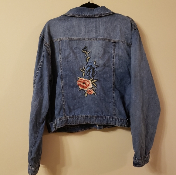 Vintage Jackets & Blazers - Jean jacket with floral detail